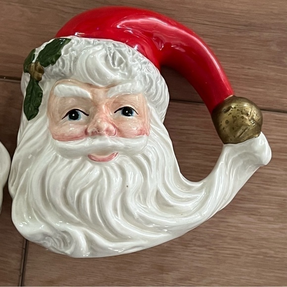 Vintage Fitz And Floyd Omnibus
Santa Claus Ceramic Salt And Pepper Shakers - Picture 6 of 15